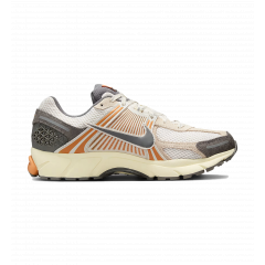 Кросівки Nike ZOOM VOMERO 5 IB7469-030, Колір: помаранчевий, Розмір виробника: 42.5