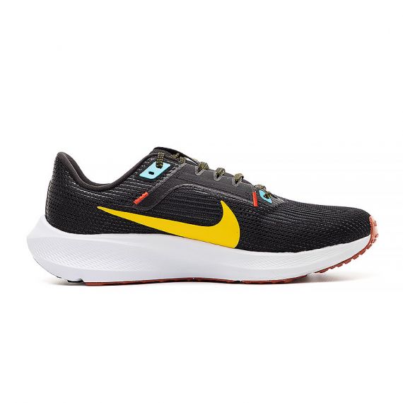 Кроссовки NIKE AIR ZOOM PEGASUS 40 DV3854-002, Цвет: черный, Размер производителя: 40.5, изображение 3 Кроссовки NIKE AIR ZOOM PEGASUS 40 DV3854-002, Цвет: черный, Размер производителя: 40.5, изображение 3