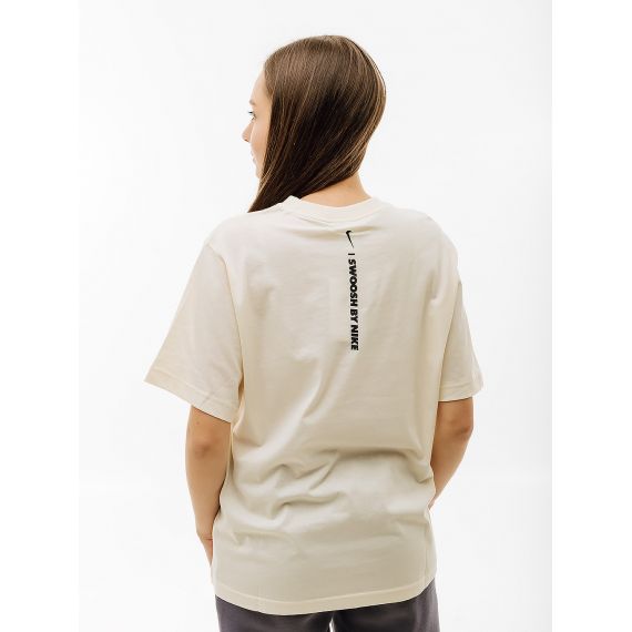 Футболка Nike W TEE BF GLS FZ4634-113, Колір: бежевий, Розмір виробника: XS, зображення 2 Футболка Nike W TEE BF GLS FZ4634-113, Колір: бежевий, Розмір виробника: XS, зображення 2