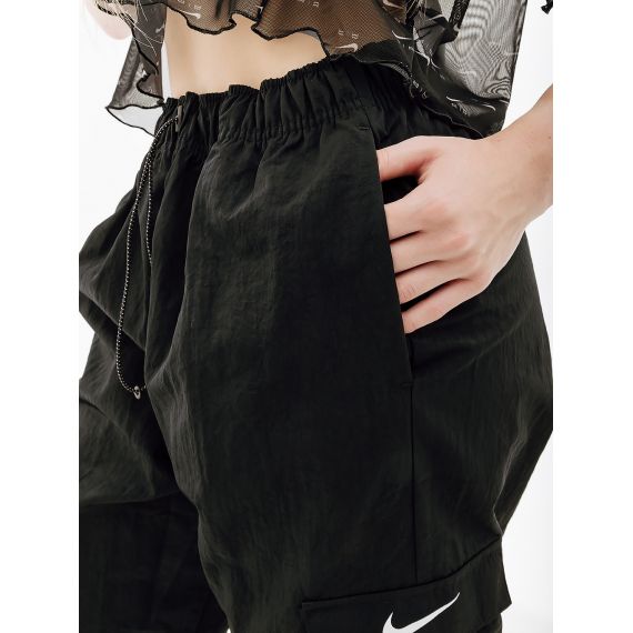 Штаны Nike W NSW ESSNTL WVN HR PNT CARGO DO7209-010, Цвет: черный, Размер производителя: L, изображение 4 Штаны Nike W NSW ESSNTL WVN HR PNT CARGO DO7209-010, Цвет: черный, Размер производителя: L, изображение 4
