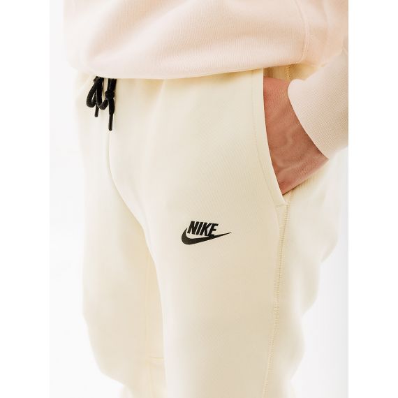 Штани Nike M NK TCH FLC JGGR FB8002-113, Колір: бежевий, Розмір виробника: XL, зображення 2 Штани Nike M NK TCH FLC JGGR FB8002-113, Колір: бежевий, Розмір виробника: XL, зображення 2