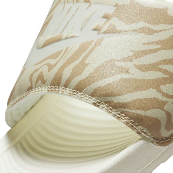 Шлепанцы Nike VICTORI ONE SLIDE PRINT CN9676-105, Цвет: бежевый, Размер производителя: 40.5, изображение 4 Шлепанцы Nike VICTORI ONE SLIDE PRINT CN9676-105, Цвет: бежевый, Размер производителя: 40.5, изображение 4