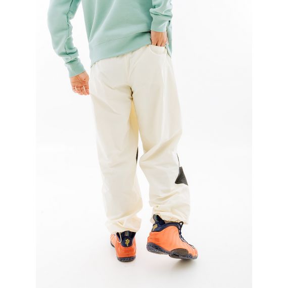 Штаны Nike SWOOSH PANT FB7880-113, Цвет: белый, Размер производителя: 2XL, изображение 4 Штаны Nike SWOOSH PANT FB7880-113, Цвет: белый, Размер производителя: 2XL, изображение 4