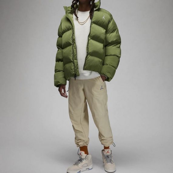 Пуховик Air Jordan Essentials Green FB7331-340, Цвет: зеленый, Размер производителя: S, изображение 2 Пуховик Air Jordan Essentials Green FB7331-340, Цвет: зеленый, Размер производителя: S, изображение 2
