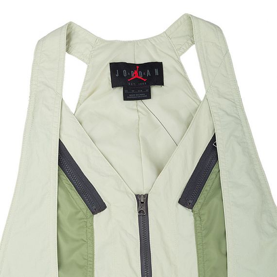 Жилетка Jordan W J 23E VEST DM5319-371, Цвет: салатовый, Размер производителя: S, изображение 4 Жилетка Jordan W J 23E VEST DM5319-371, Цвет: салатовый, Размер производителя: S, изображение 4