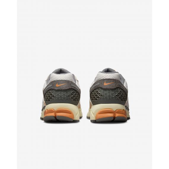 Кроссовки Nike ZOOM VOMERO 5 IB7469-030, Цвет: оранжевый, Размер производителя: 42.5, изображение 6 Кроссовки Nike ZOOM VOMERO 5 IB7469-030, Цвет: оранжевый, Размер производителя: 42.5, изображение 6