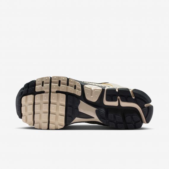 Кросівки Nike ZOOM VOMERO 5 FJ4151-008, Колір: бежевий, Розмір виробника: 45, зображення 3